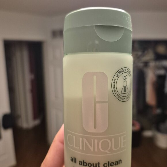 Clinique Liquid Facial Soap - Extra Mild - Picture 3 of 3